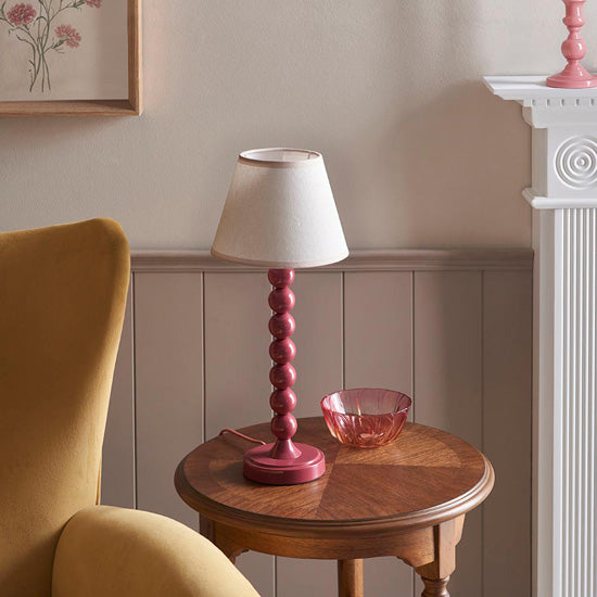 Higgledy And Ivy 20cm Vintage White Shade Table Lamp With High Gloss Pink Clay Base